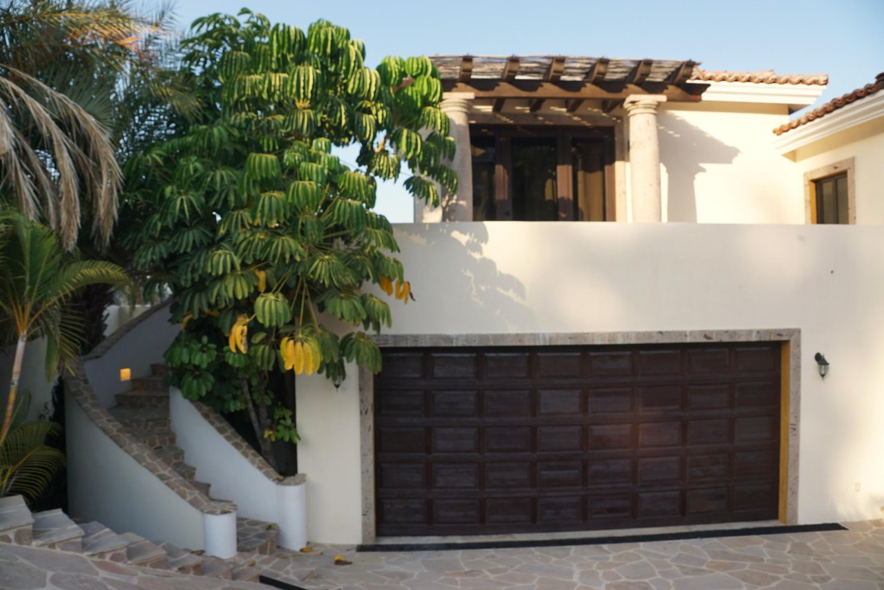 Calle Tiburon, Hacienda Palmilla San Jose Corridor