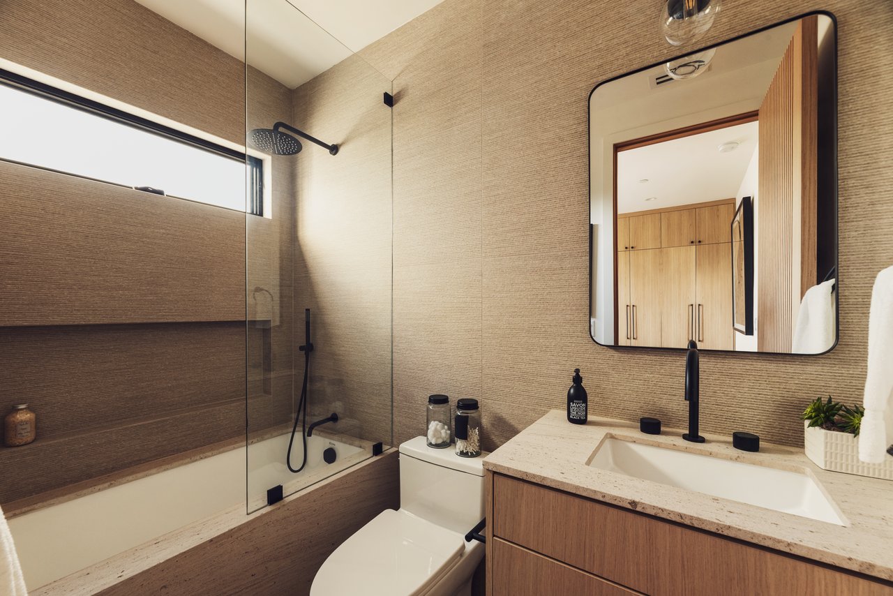 2115 Walnut Ave, Venice