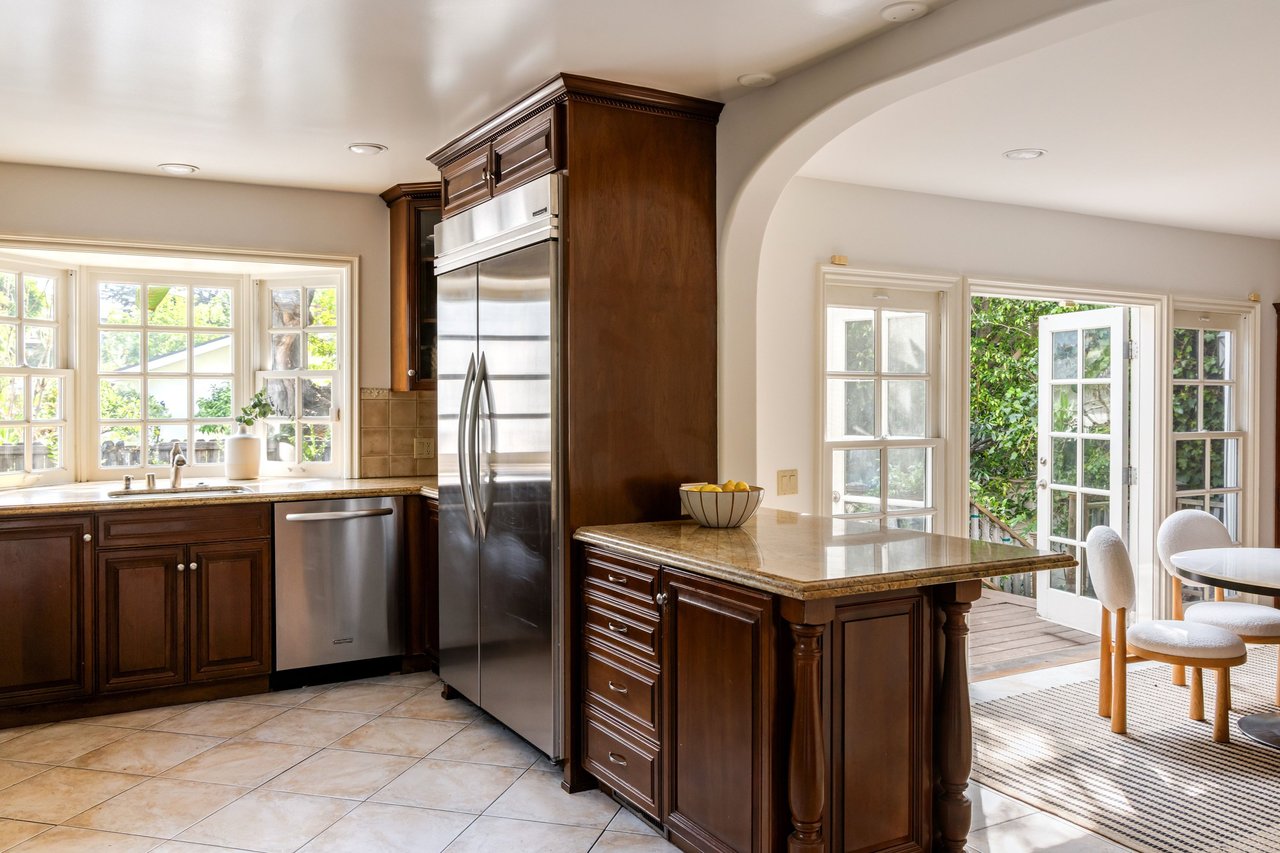 Beverlywood Residence