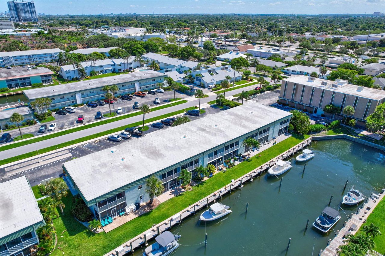 121 Wettaw Lane Ln #112