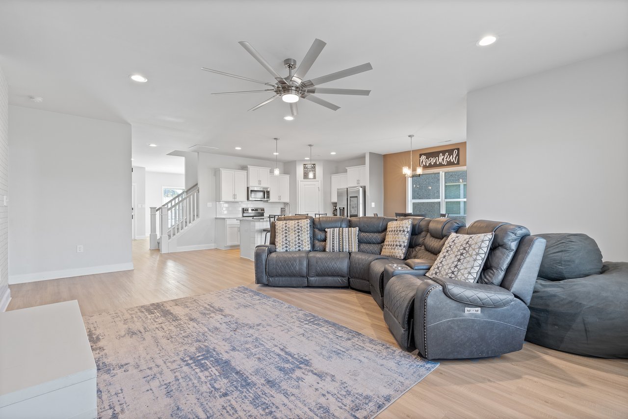 Modern Luxury Meets Spacious Comfort – 5BR/3BA Home