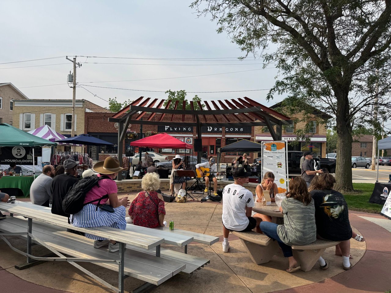 Delavan WI Farmers Market vendors music food