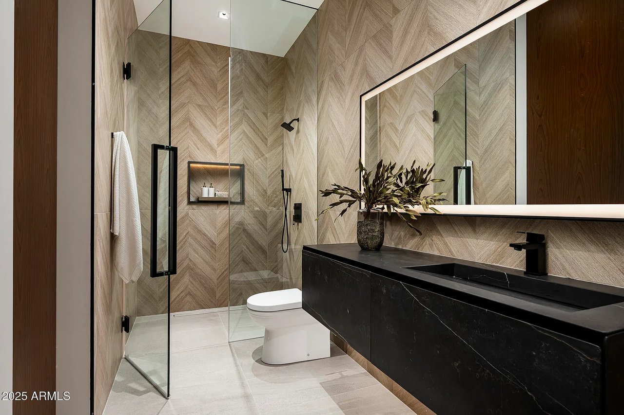 6911 E Jackrabbit Rd