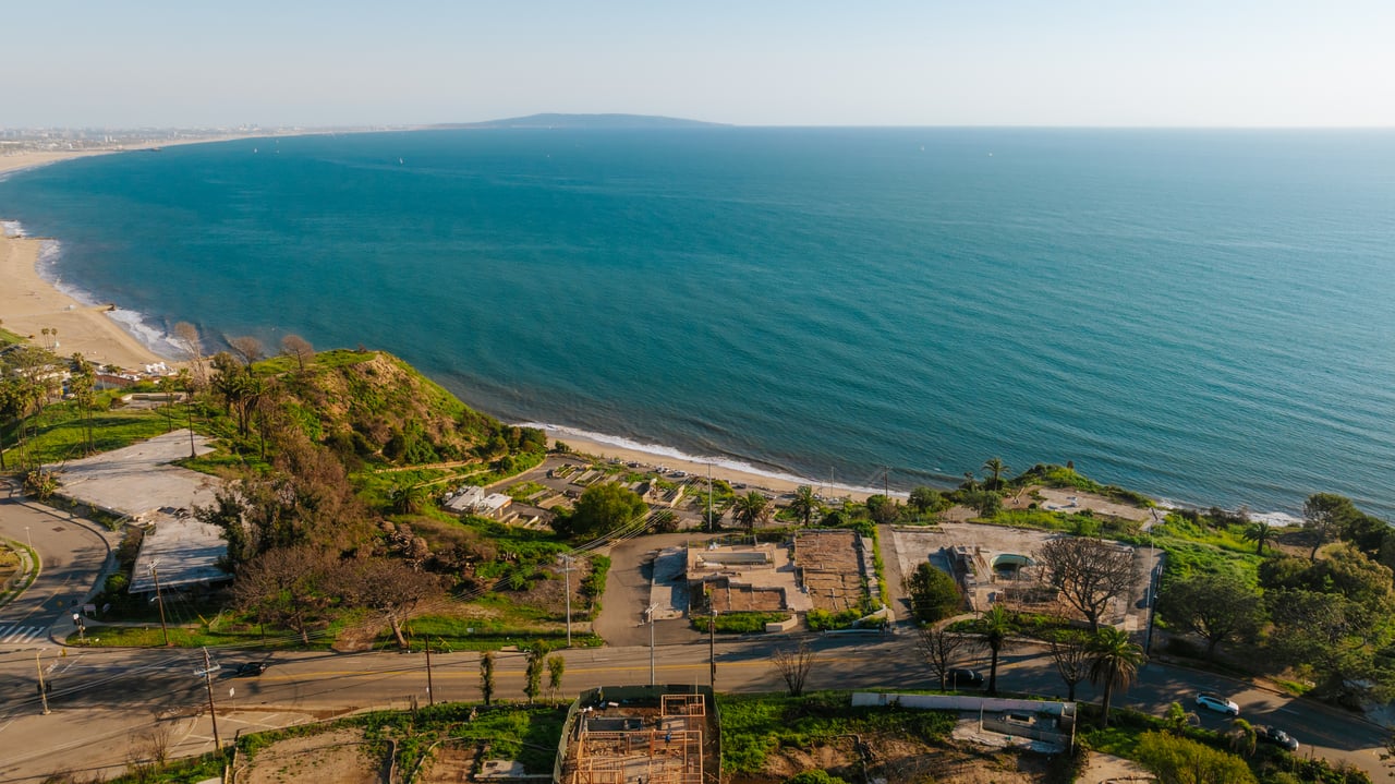 17000 W. Sunset Blvd