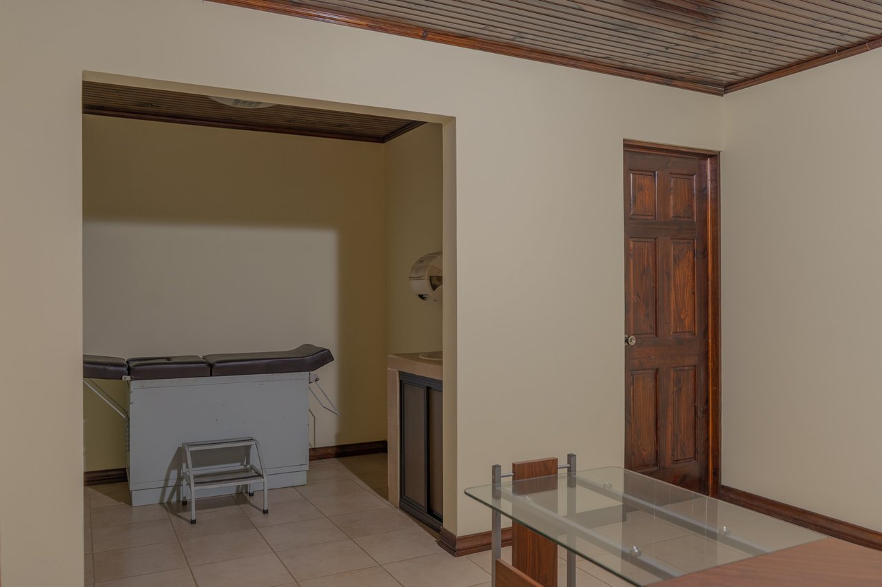 Ready for operations | Office building in downtown San Isidro