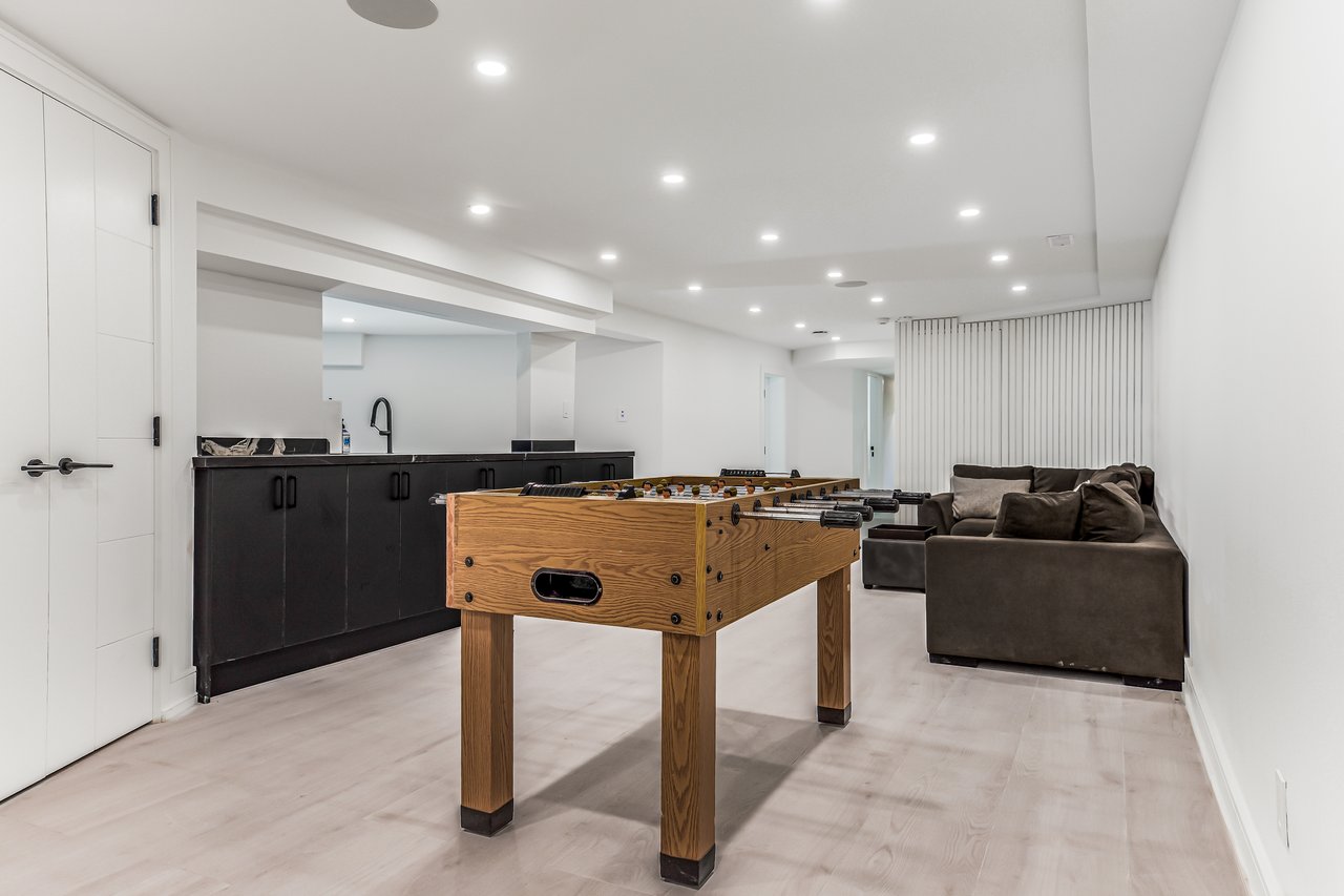 285 Balmy Beach Road