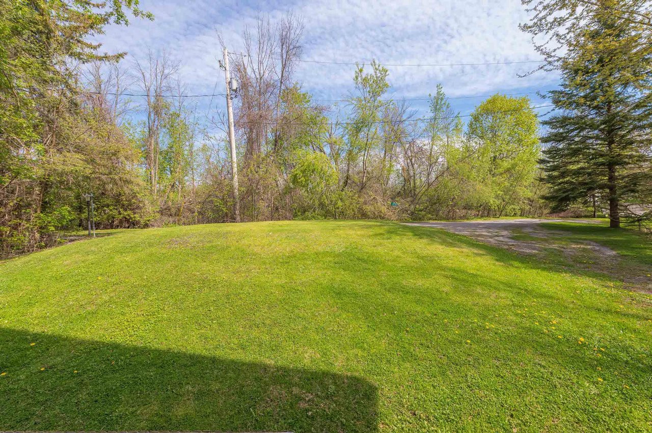 1035 JARVIS LANE