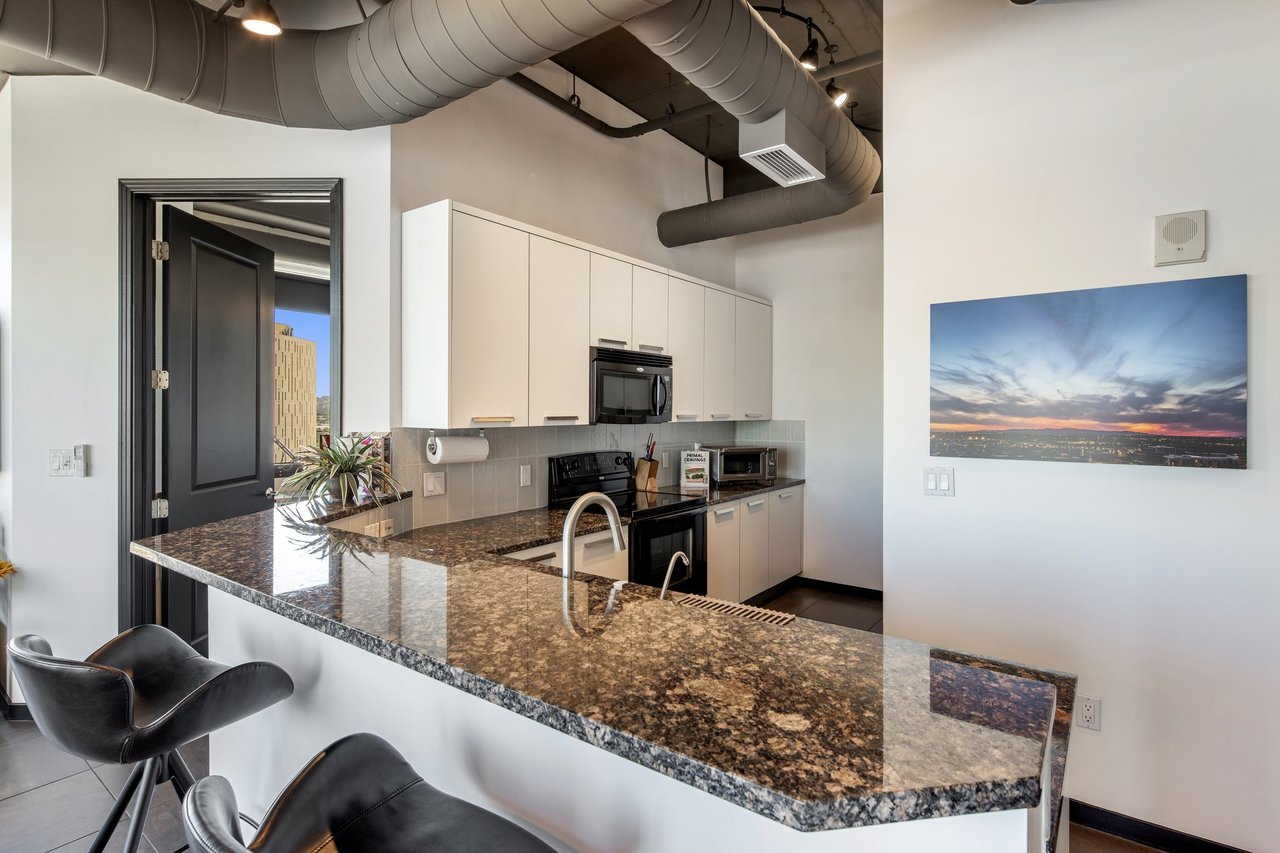 1 E Lexington Avenue 1209