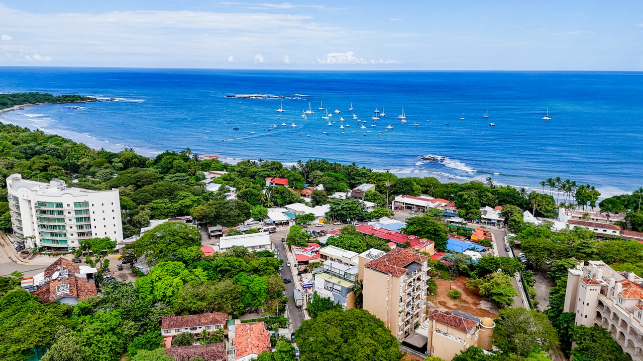 Eleri #17 | Tropical 3-Bedroom, 3-Bath Condo Just Steps from Tamarindo Beach