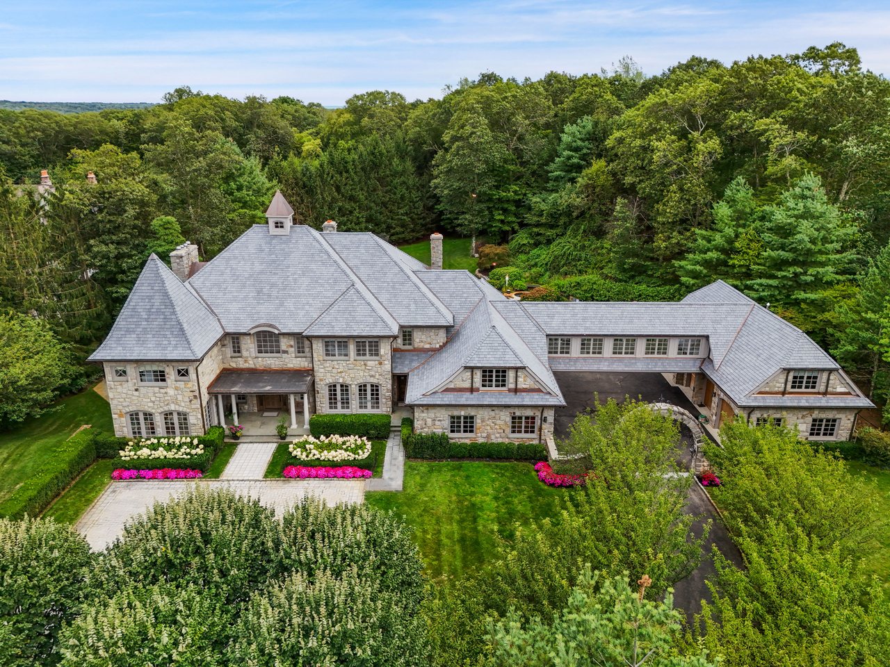 Houses for Sale in Armonk NY Attract Luxury Buyers