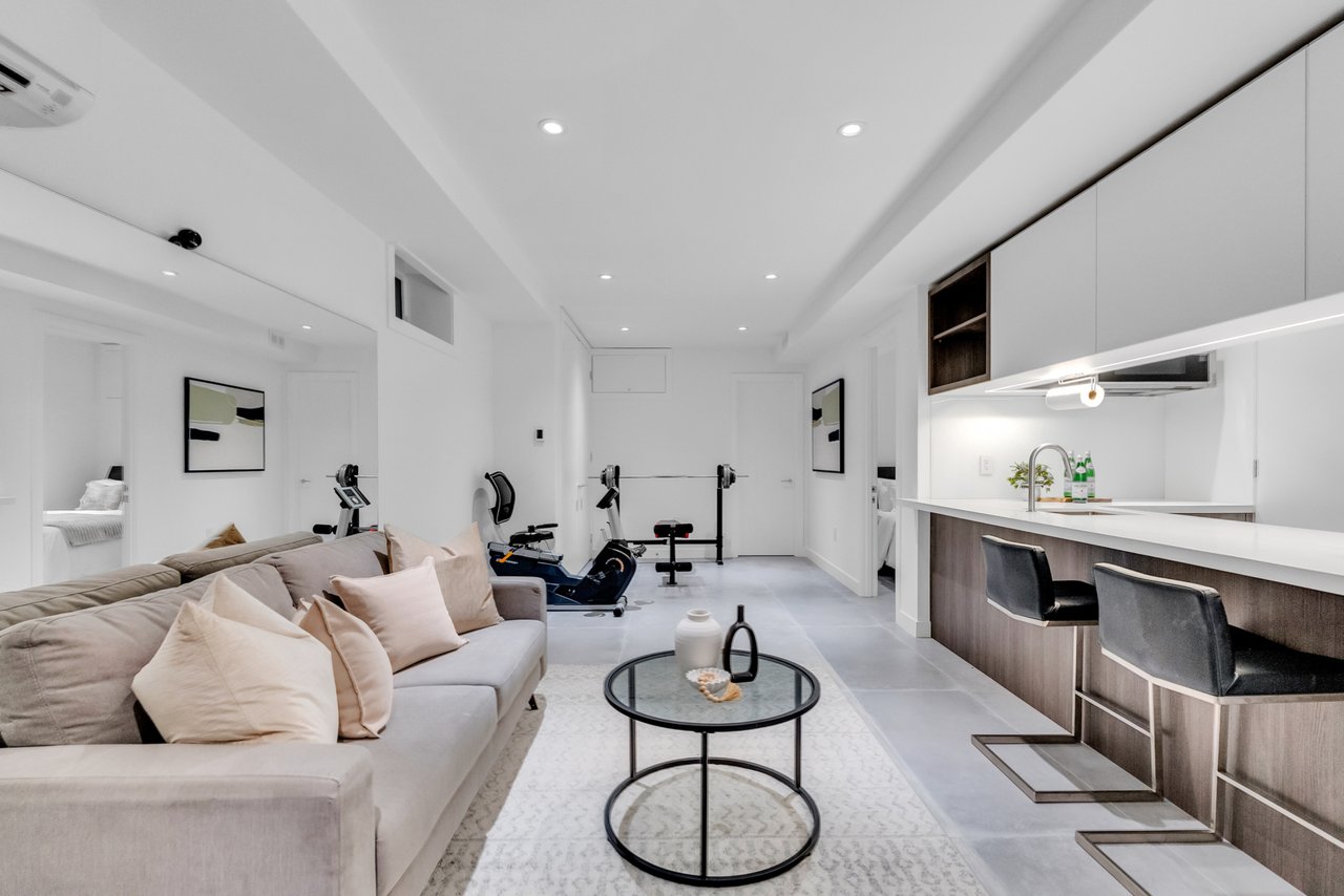 Gorgeous Upgraded Residence