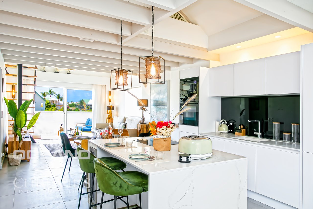 DUPLEX APARTMENT – ORIENT BAY | EXCLUSIVE LISTING