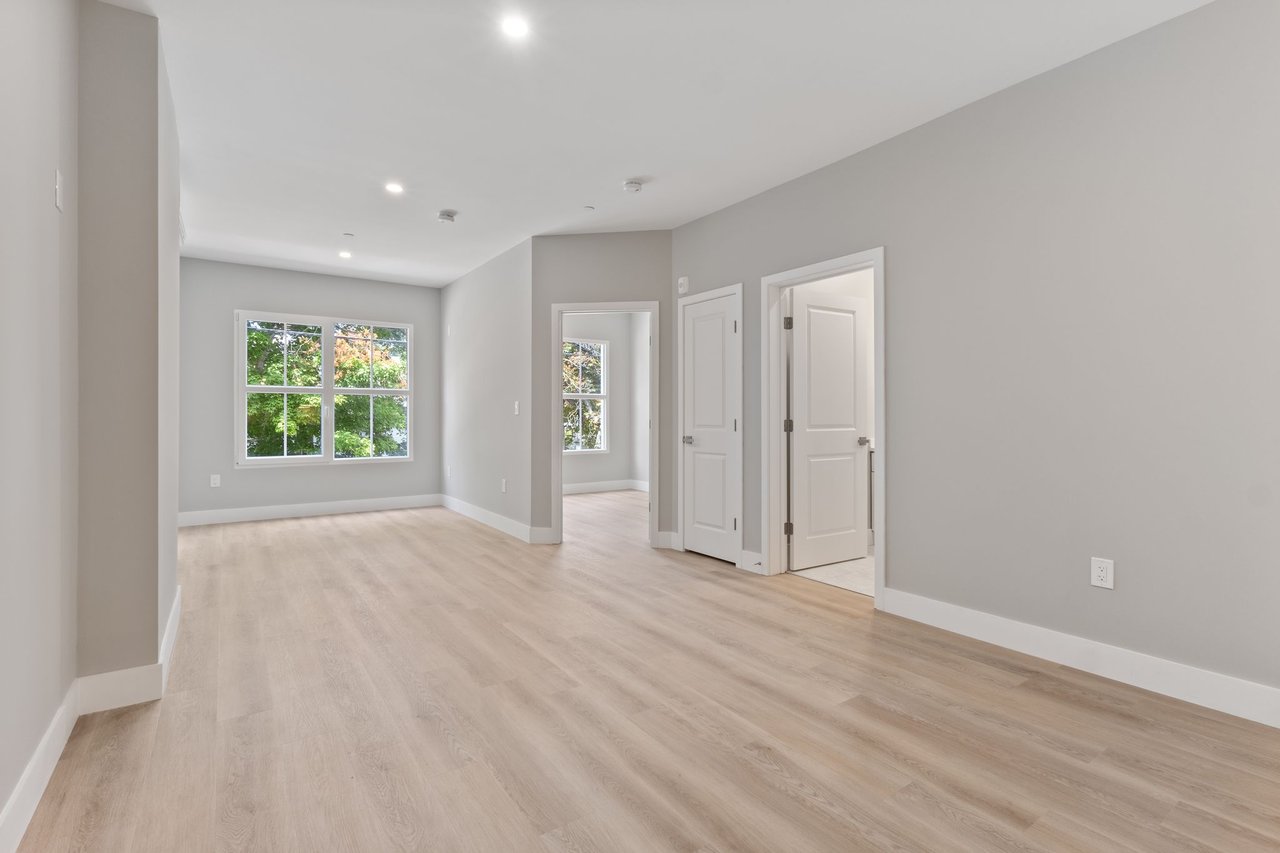 298 Main Street, 2E