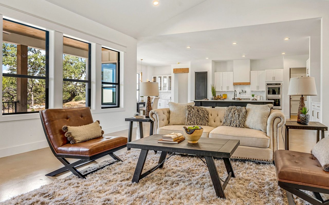 Be in by The Holidays in this Gorgeous Brentwood Home