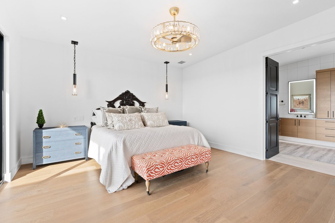 Luxxis Design 1104 Summit