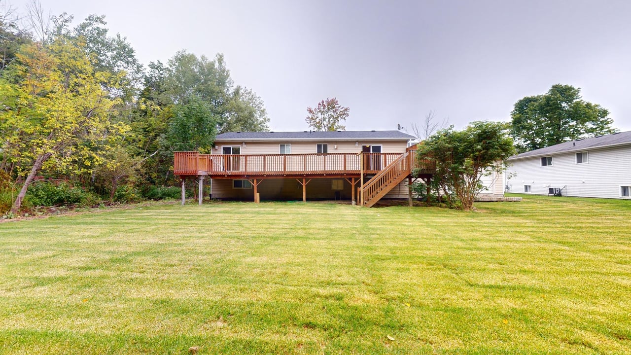 1048 Gilmore Ave Unit: Lower
