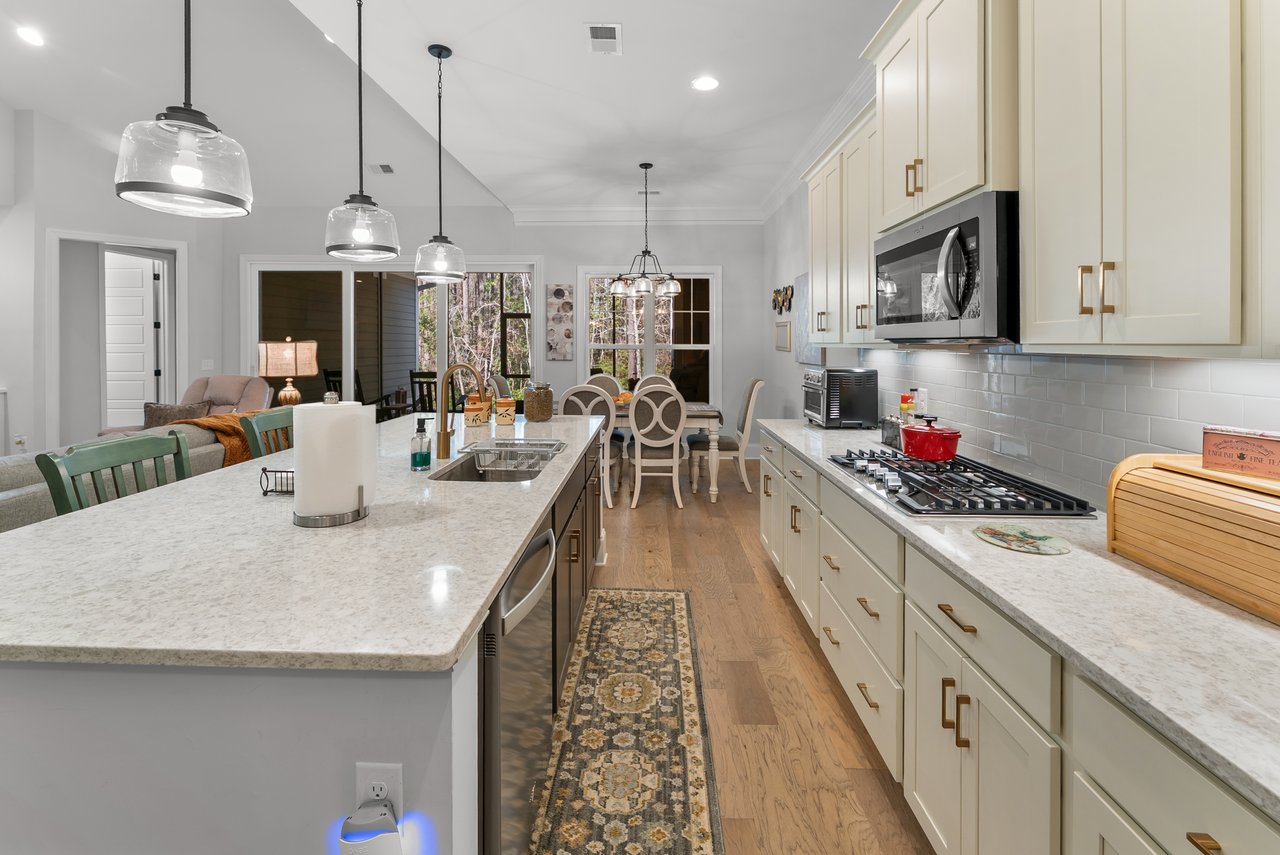 	 10 Golf Drive Pooler, GA 31322