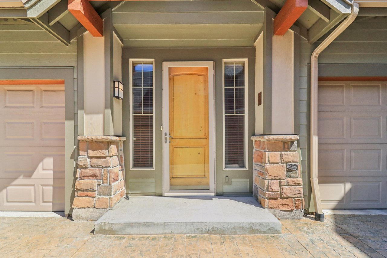 6010 N Fox Pointe