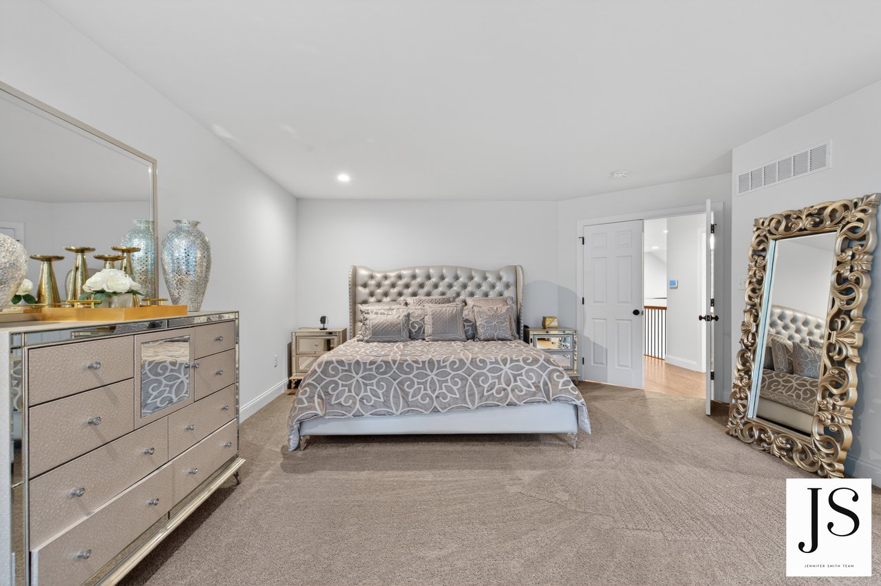 7 Overfield Ln, Glen Mills, PA 19342