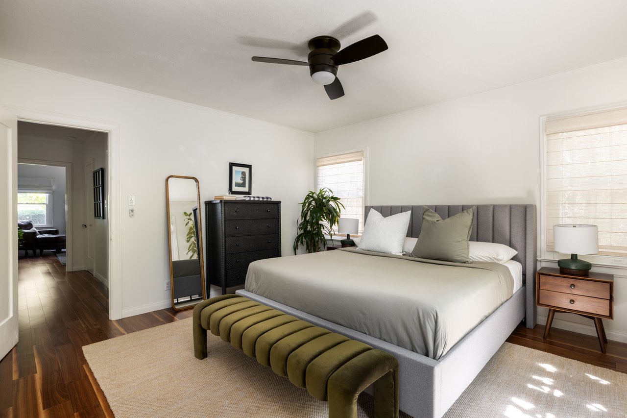 851 Masselin Ave, Miracle Mile