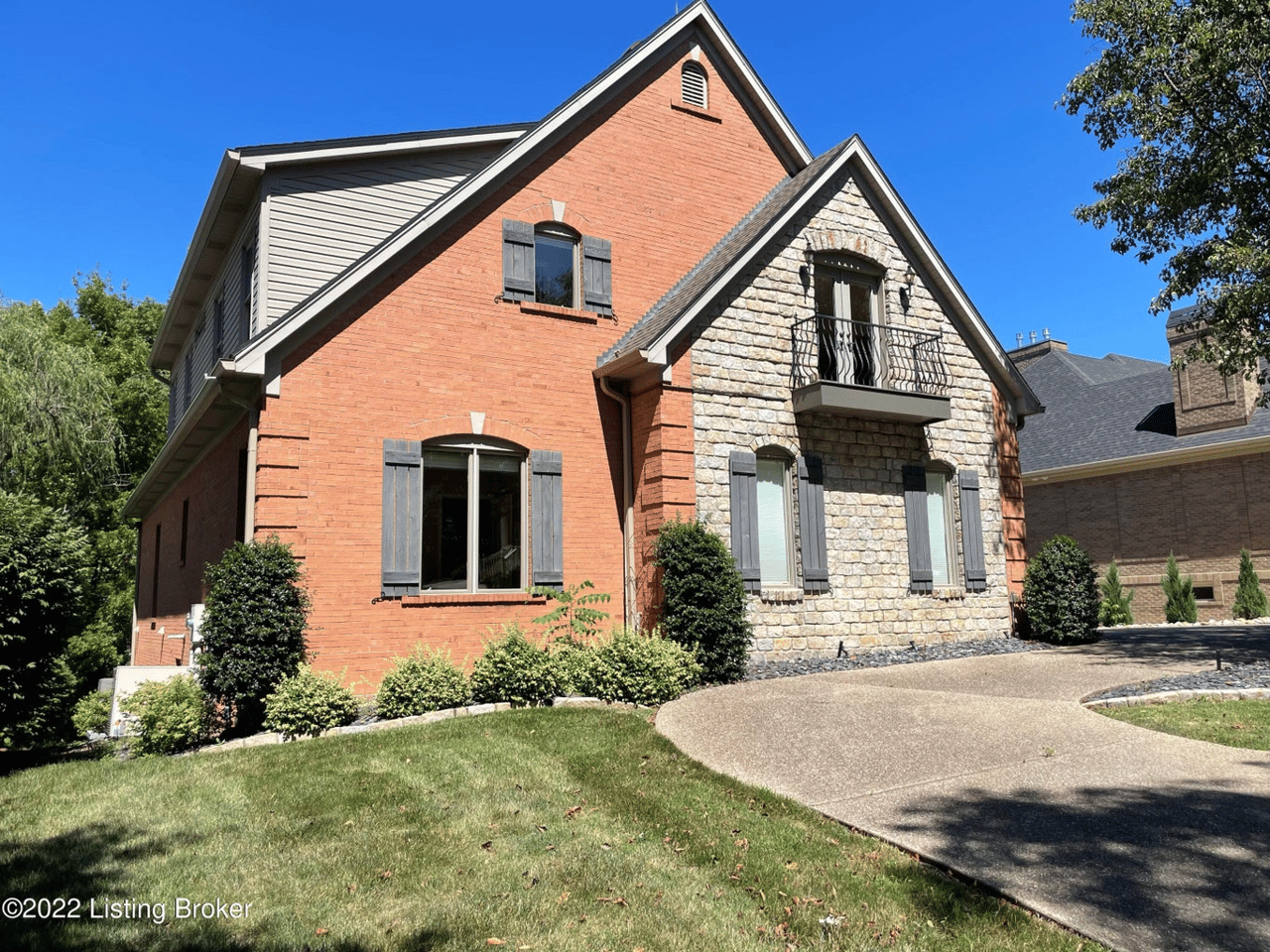 1103 Balmoral Dr