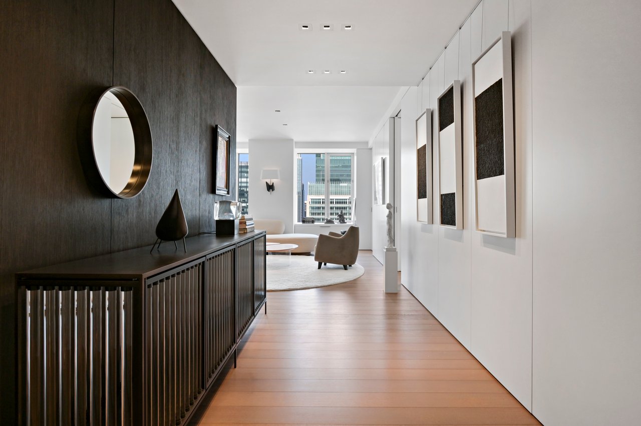 Extraordinary Mid-Century Modernism