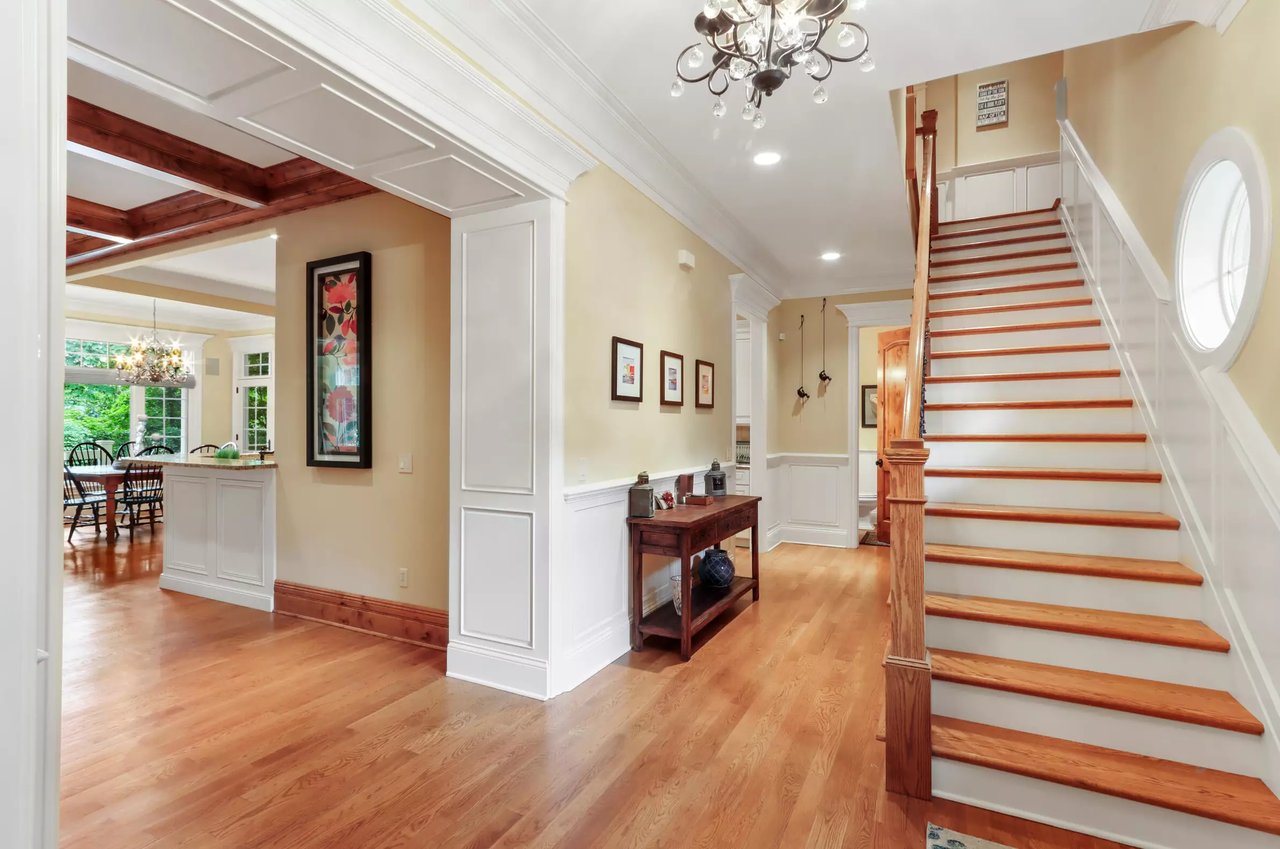 158 Abbey Springs Dr