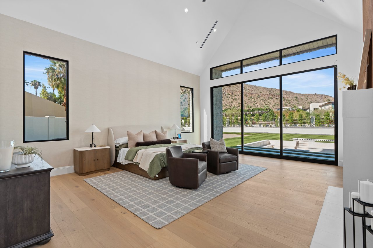 6230 E HILLCREST BLVD