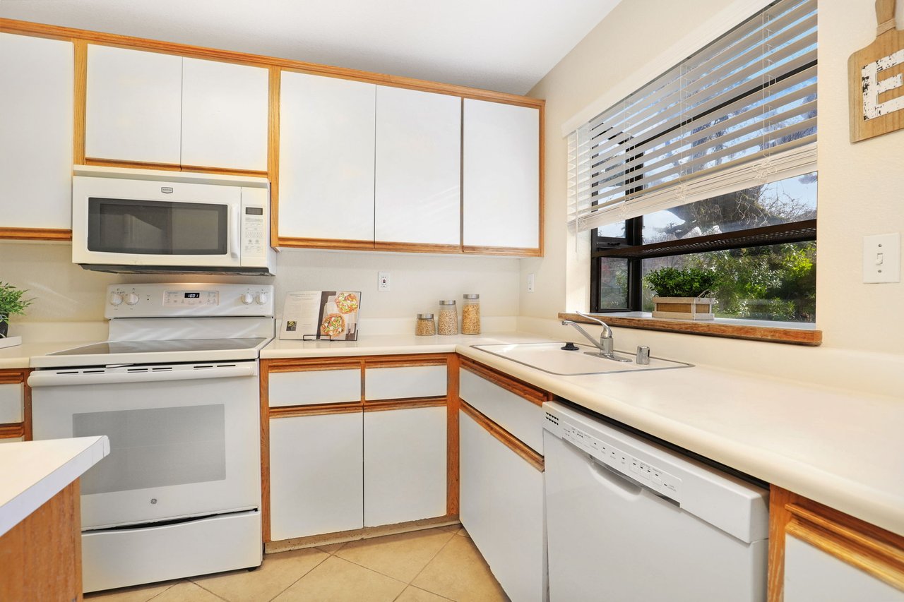 2582 Oak Rd. #217, Walnut Creek