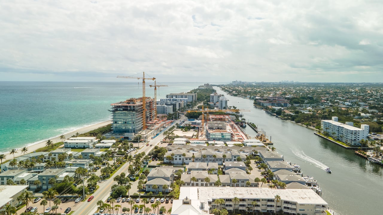 1194 Hillsboro Mile, Unit 72