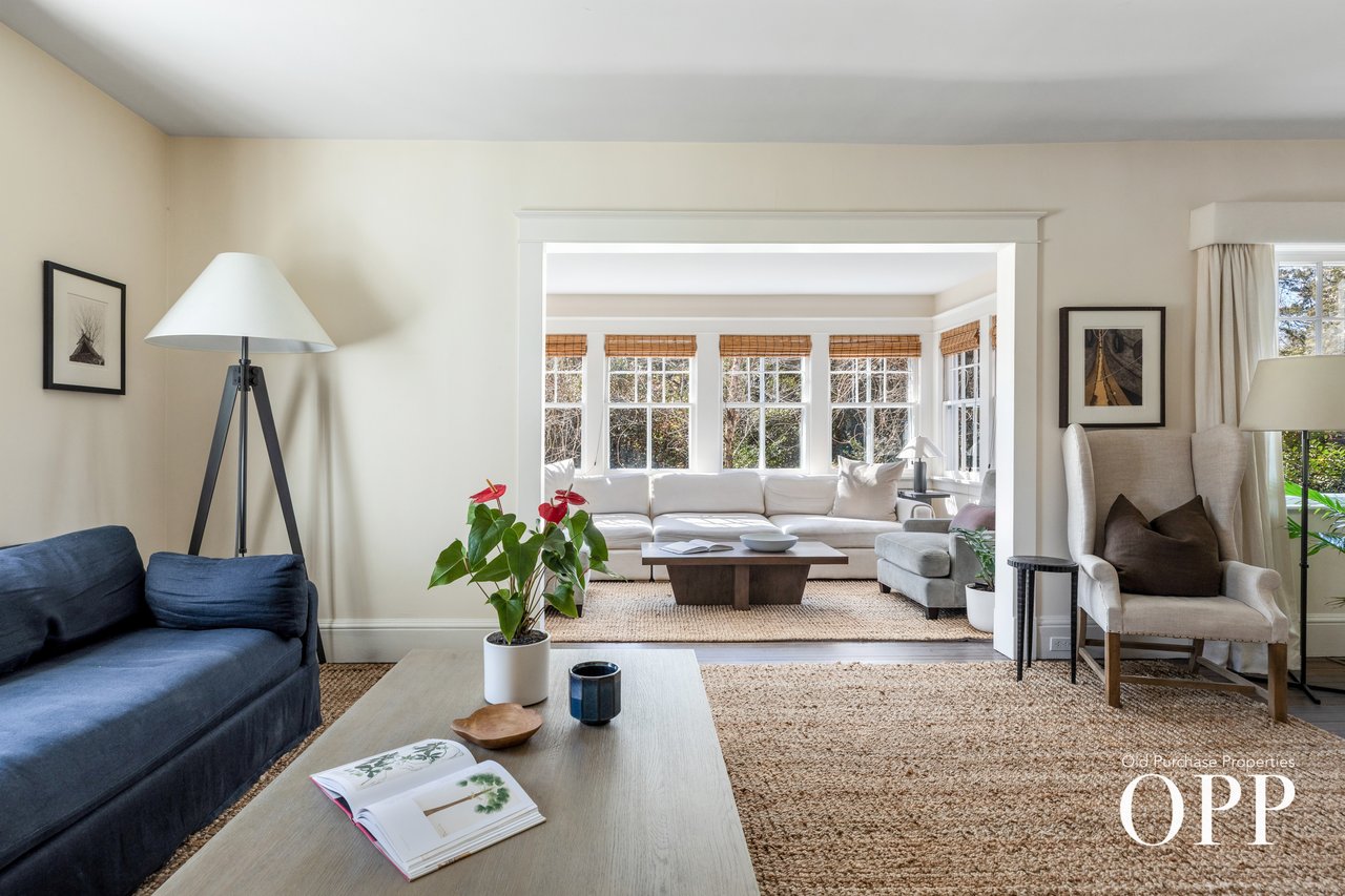 A MOVE-IN READY BELLPORT ORIGINAL