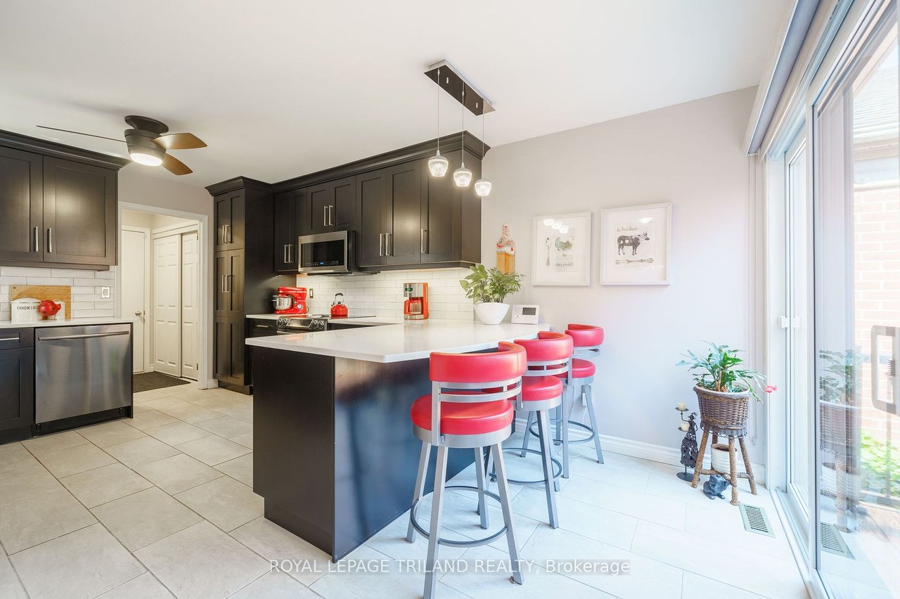 60 Rosecliffe Cres 12