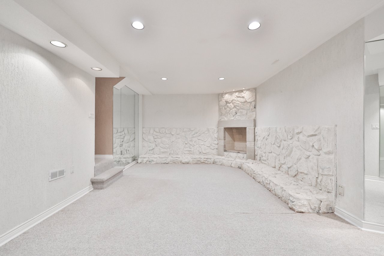 78 West River Street, Oakville