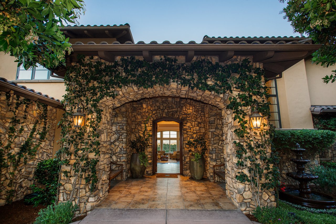 7410 Alturas Court, Monterey