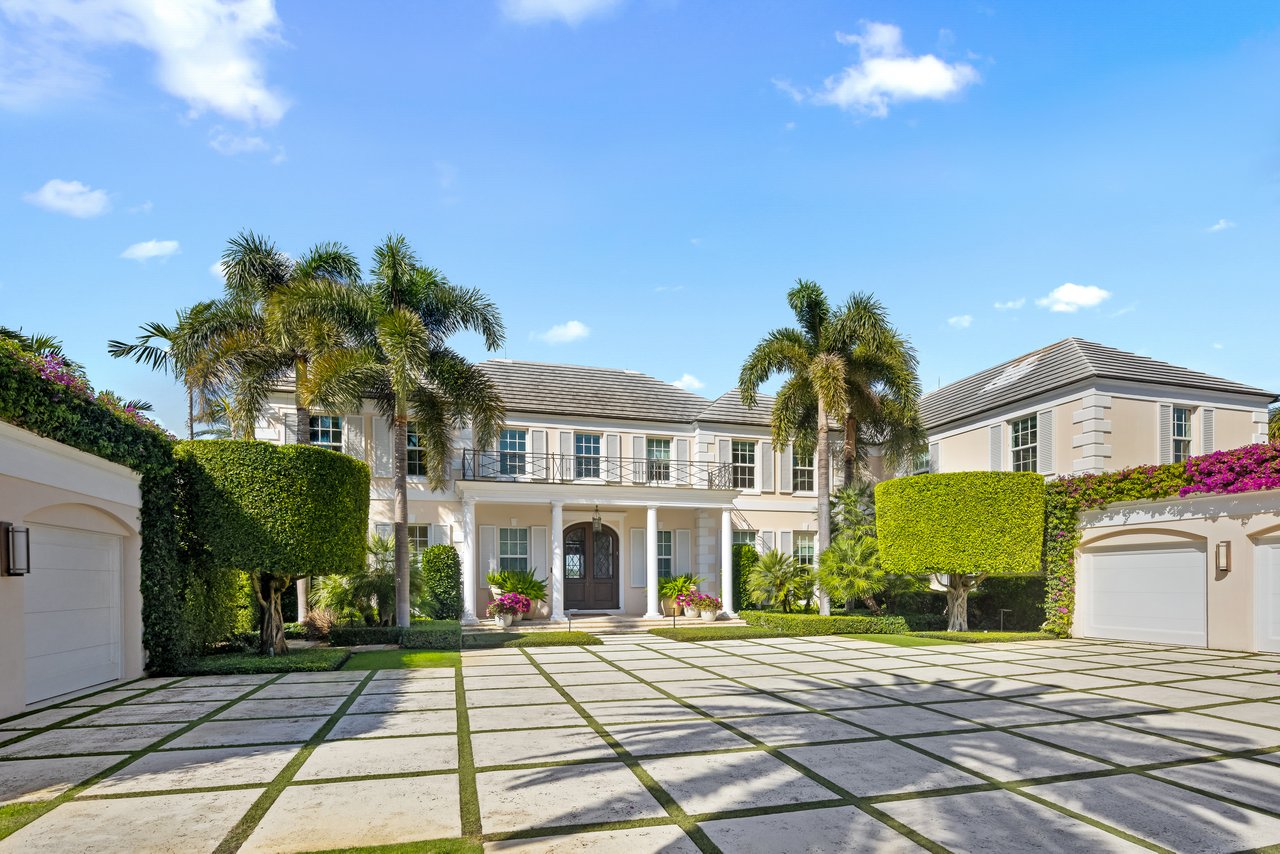 Georgian Waterfront Mansion on Everglades Island