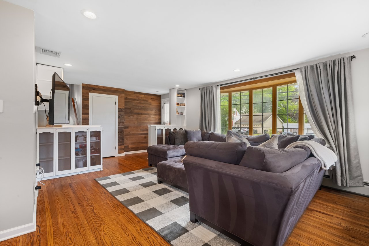 300 South 9th Street