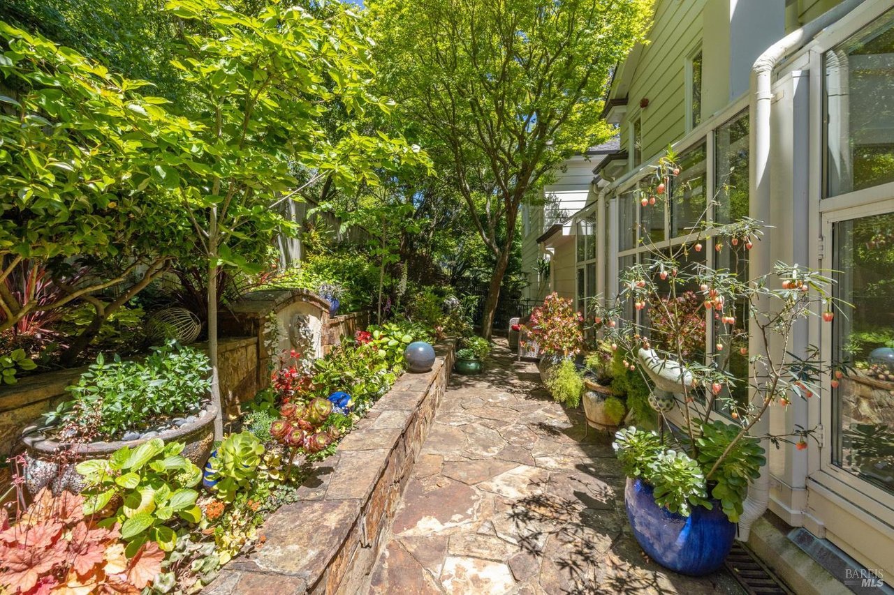 615 Sausalito Blvd