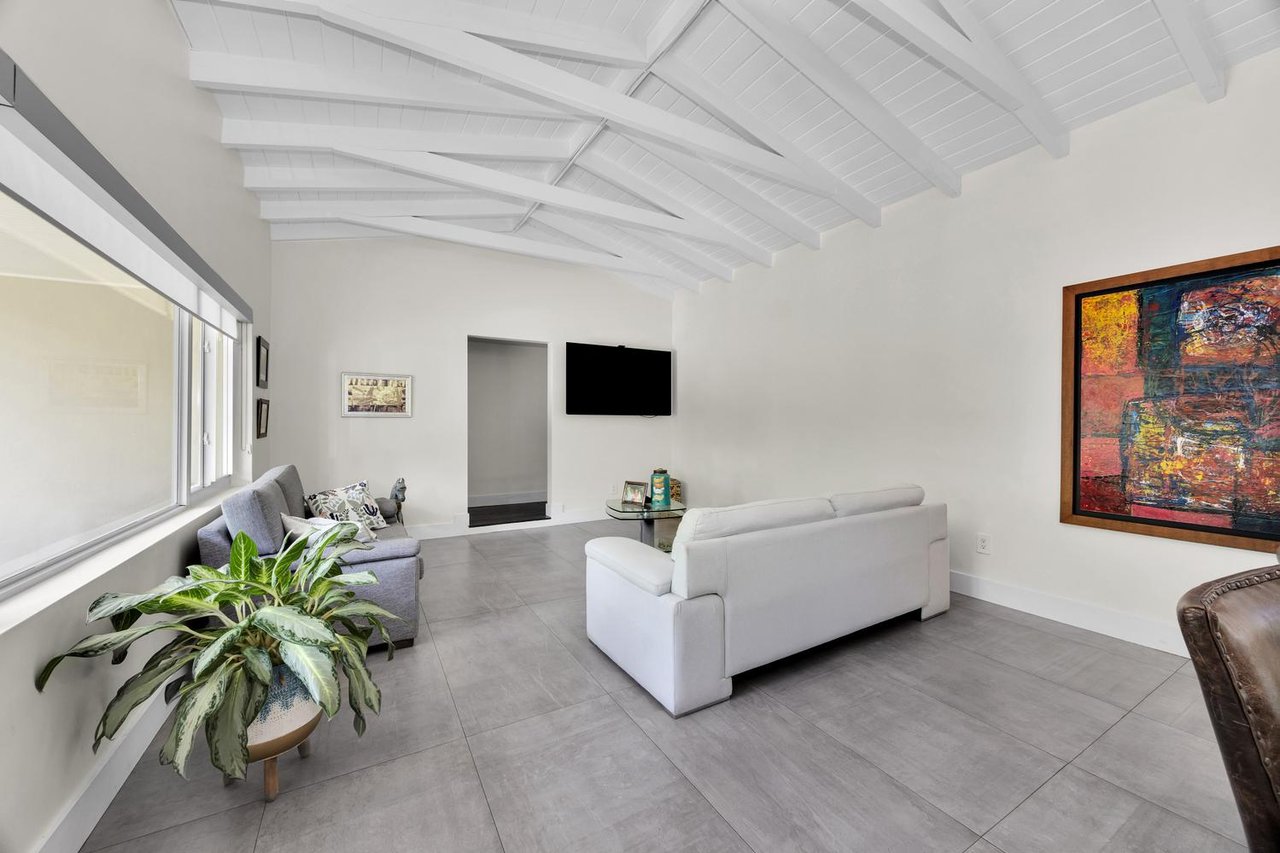 Under Contract in Just 1 Day: 6610 Santona St Sells for $2,200,000