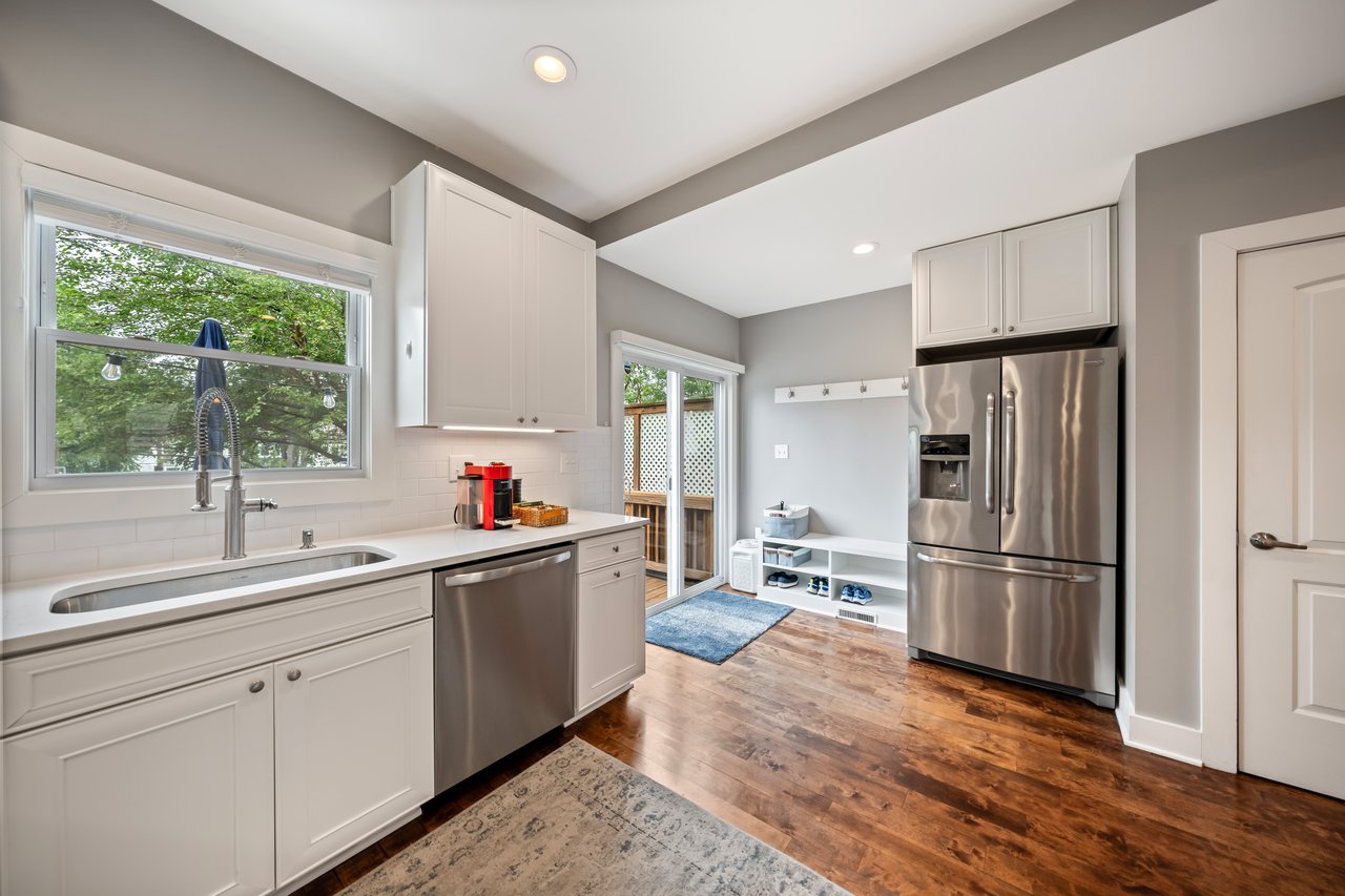 613 Longfellow St NW
