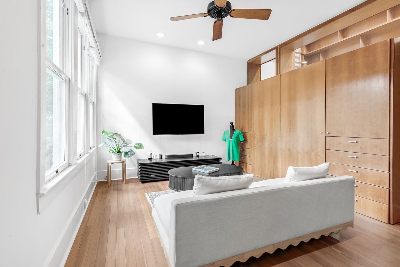 The Clarkesville Manor