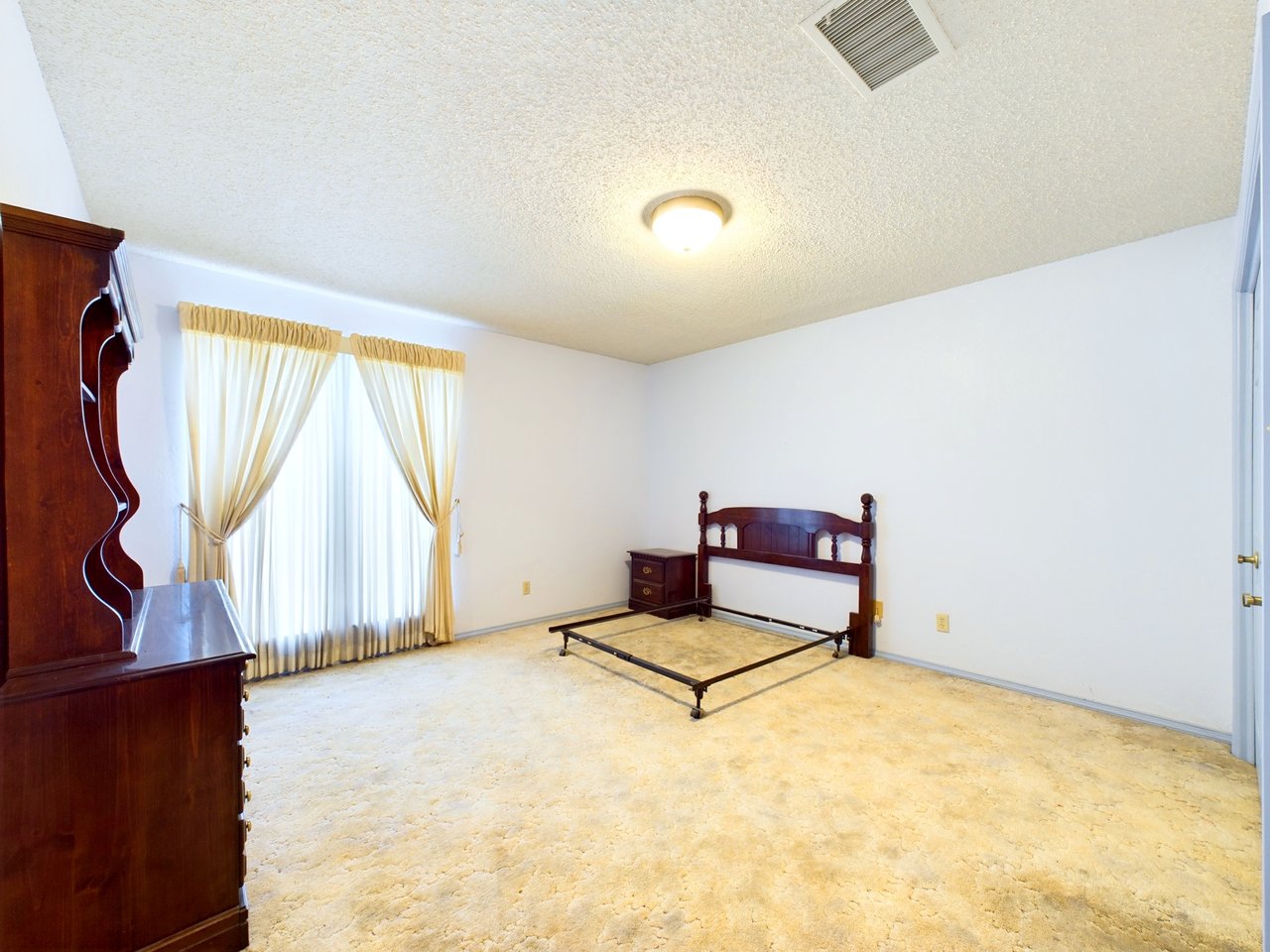 18 Winding Way