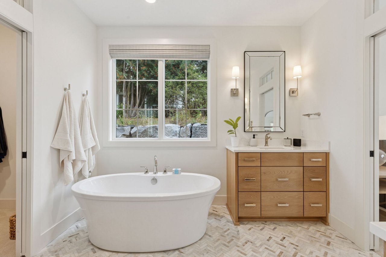 550 Orono Orchard Road S, Orono