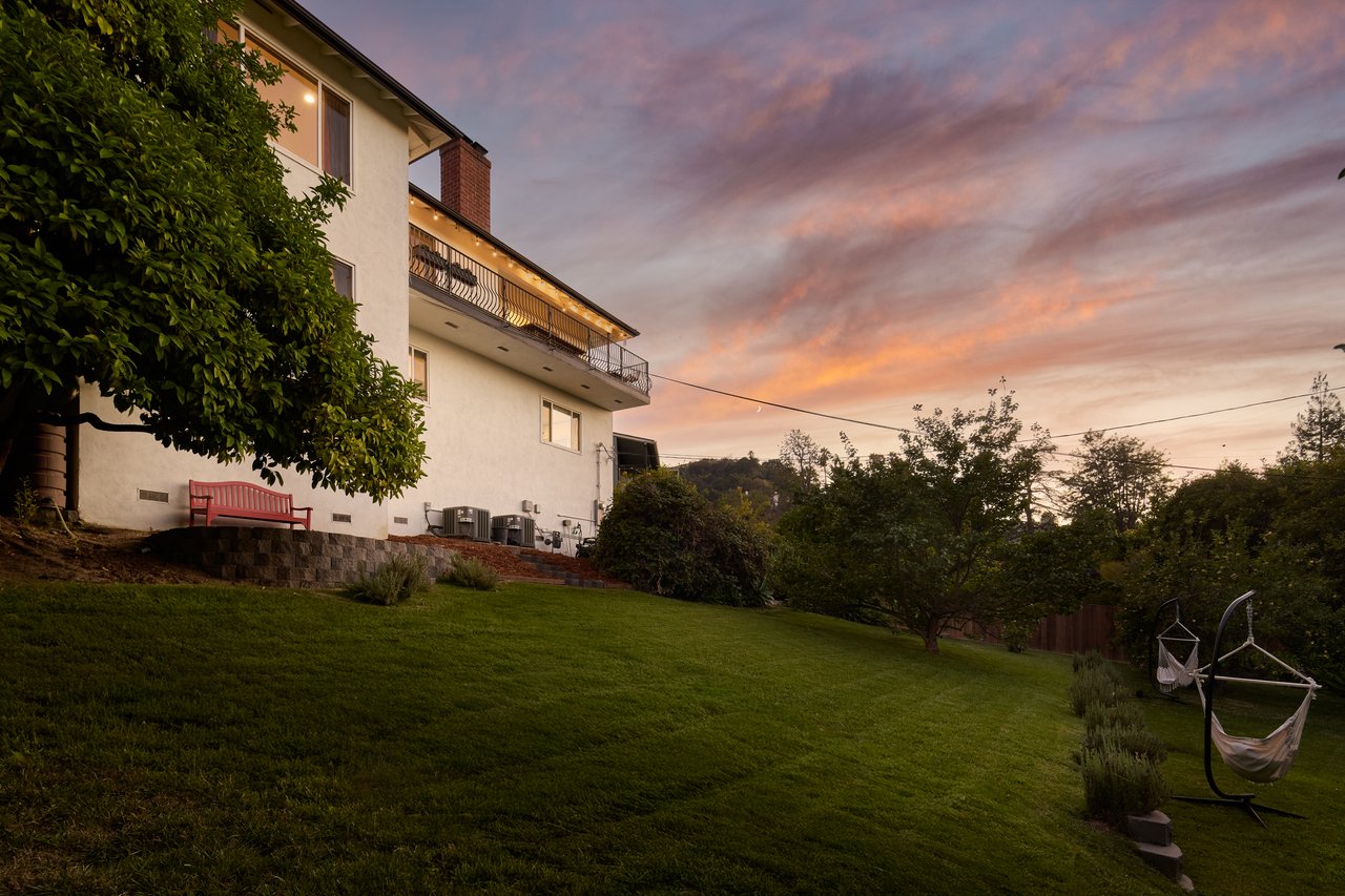 3964 Fredonia Dr, Sunset Strip