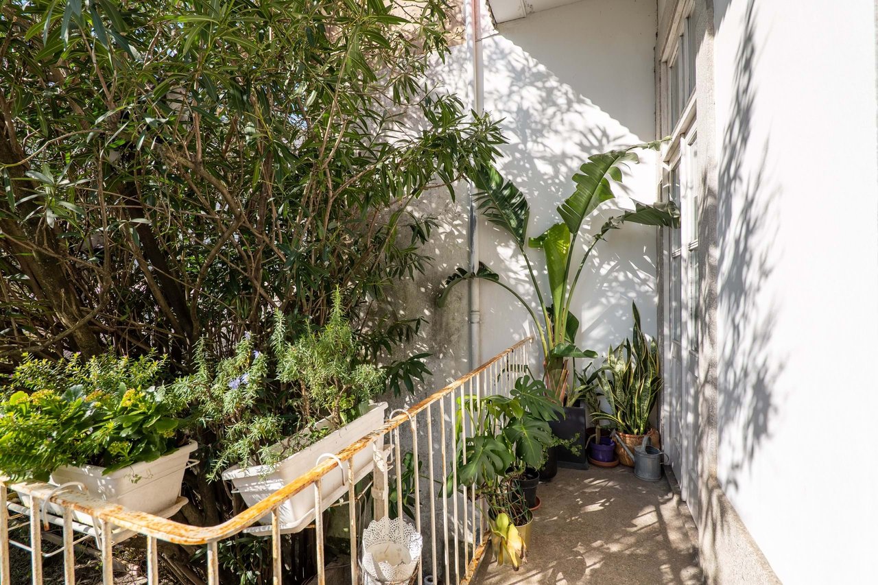 Beautifully Restored Townhouse Property with license for Short-Term rental in Bonfim, Porto