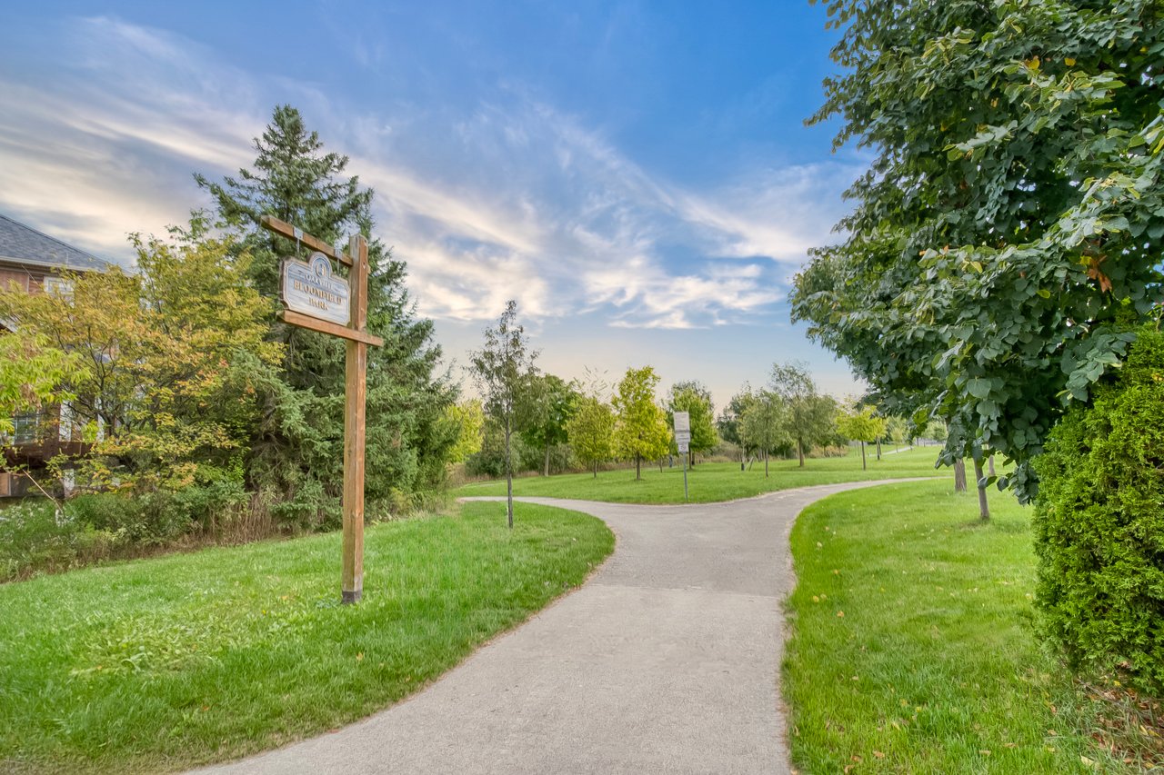 1434 Gulledge Trail, Oakville, ON L6M 3Z8