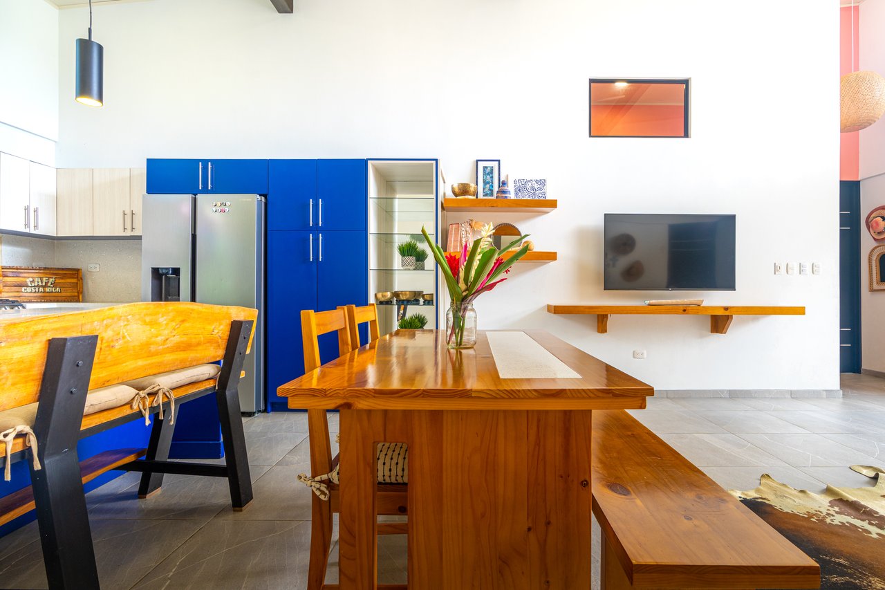 Modern 3 Bedroom Home - Walking distance to it all!