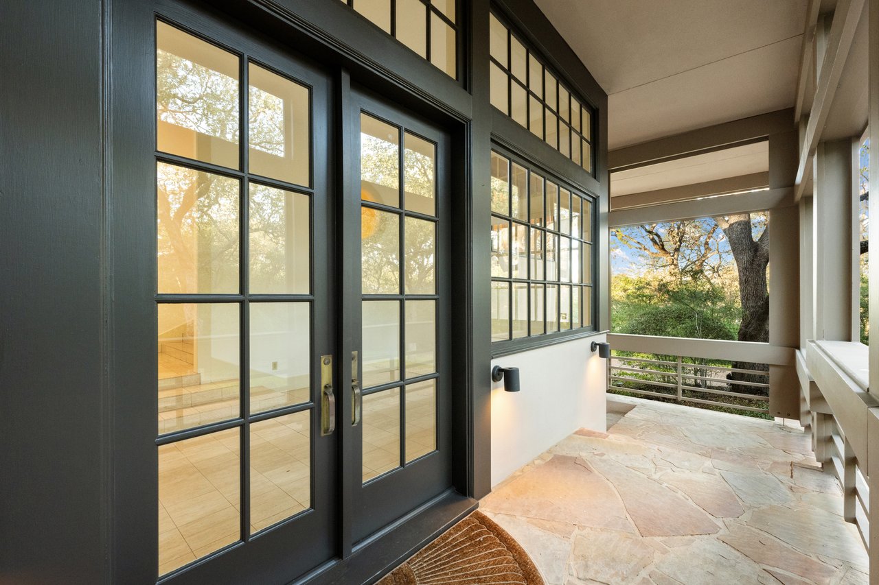 One of a Kind in West Lake Hills