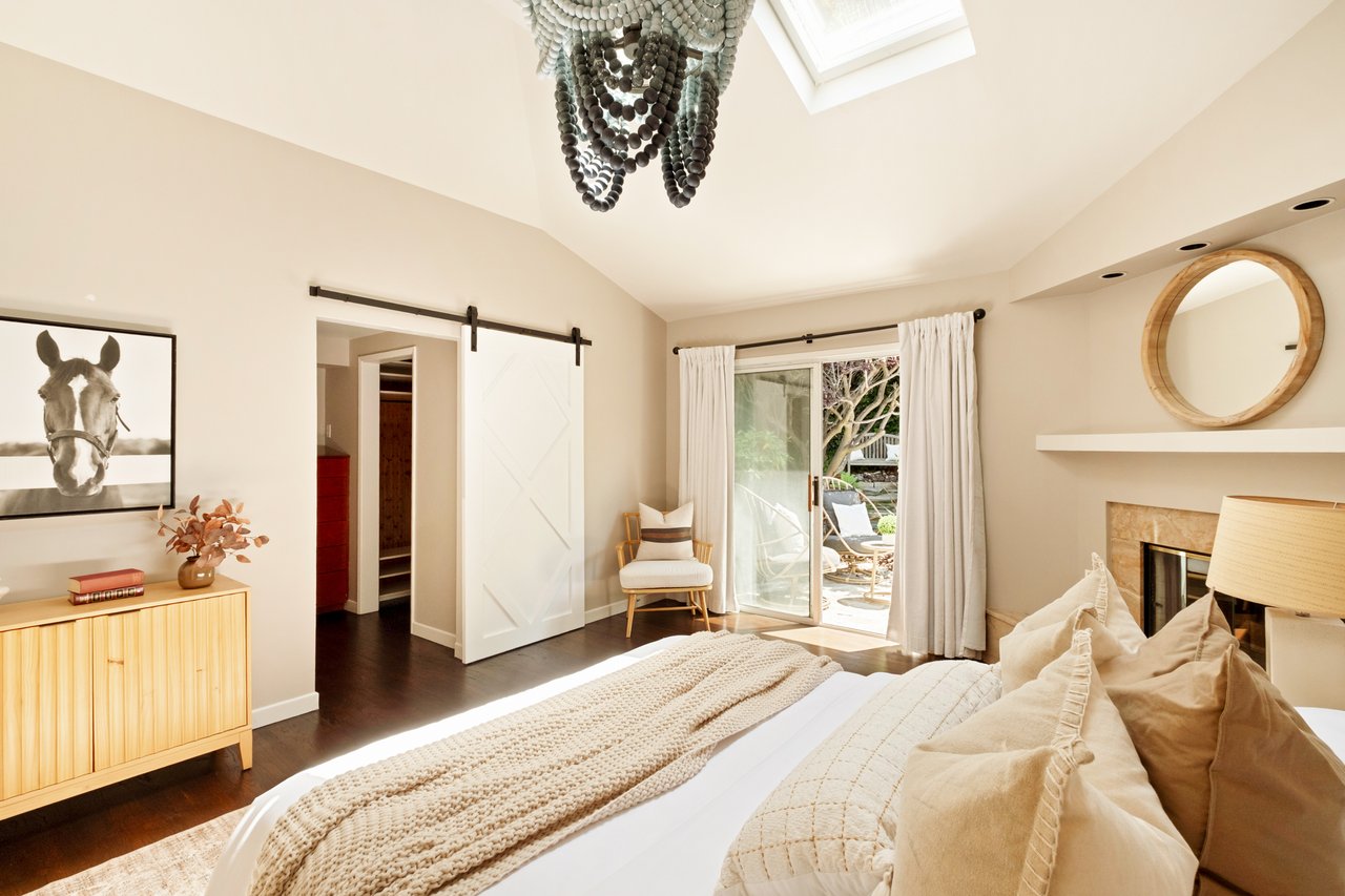 3588 Mandeville Canyon Road, Brentwood