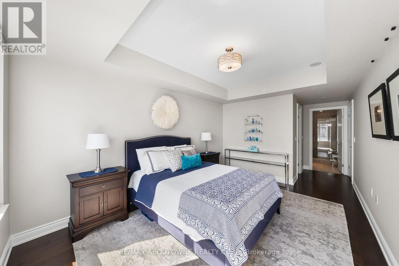 3500 Lakeshore Road W 205