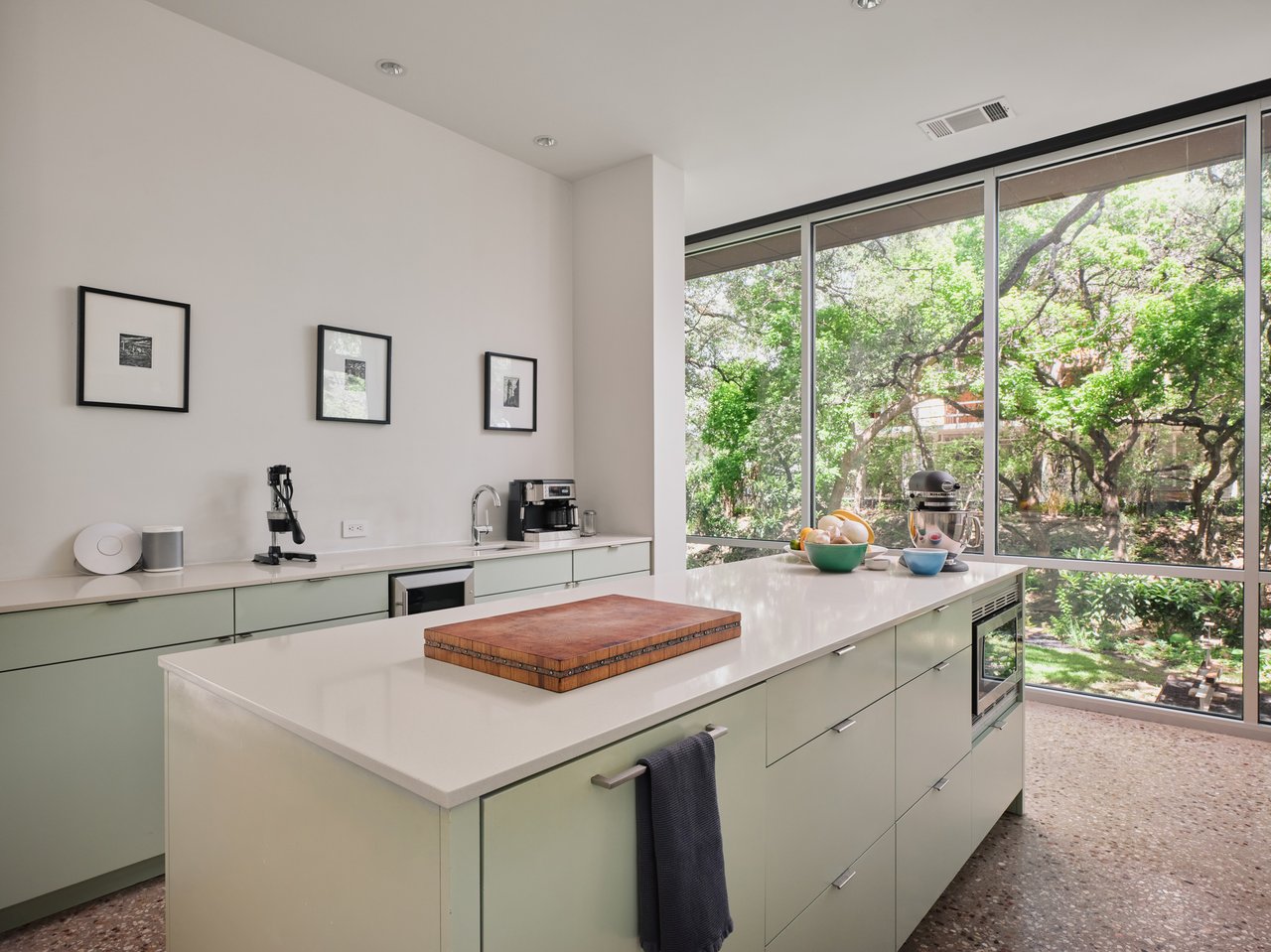 419 W Johanna St